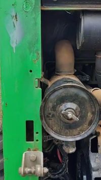 a175 bobcat leaking hydraulic fluid out of air intake after spiking to 3000+ RPM.mp4