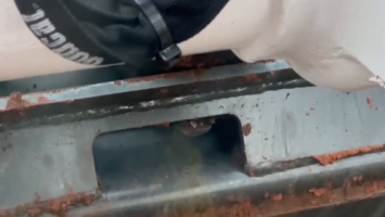 Bucket_Latch-Pin_Retract.MOV